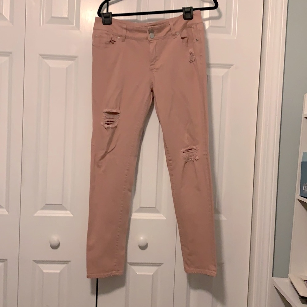 NY&CO mauve/rose distressed  jeans. Boyfriend style size 8 also fits a 10